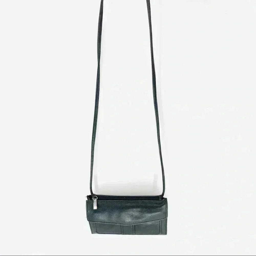 Fossil Crossbody 7.5”x5.5” converts to a clutch
